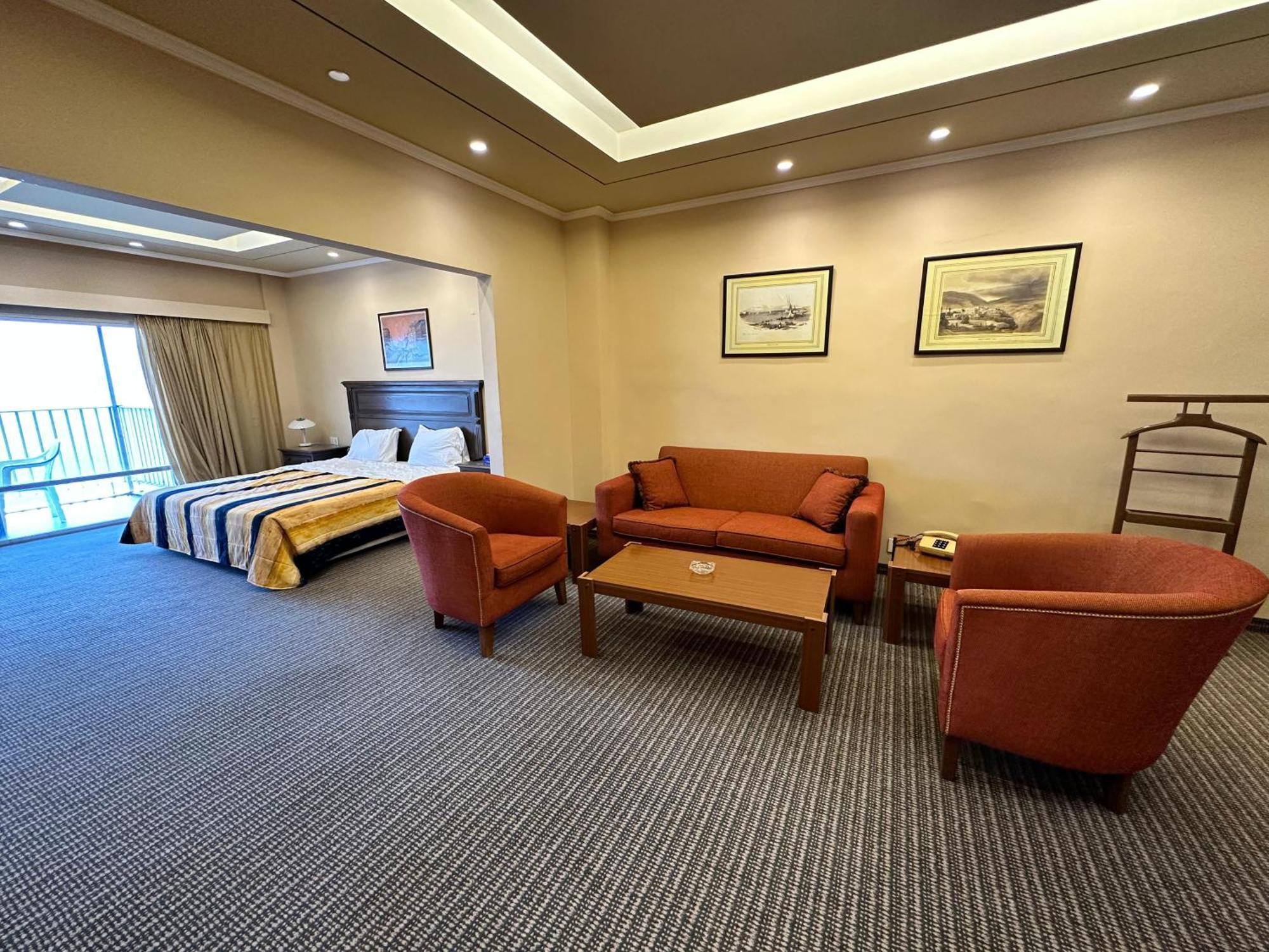 Le Crillon Hotel Brummana Bagian luar foto