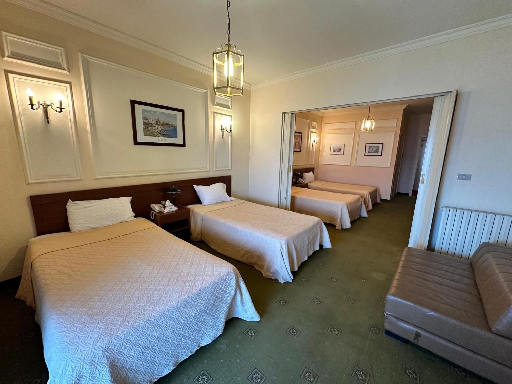 Le Crillon Hotel Brummana Bagian luar foto