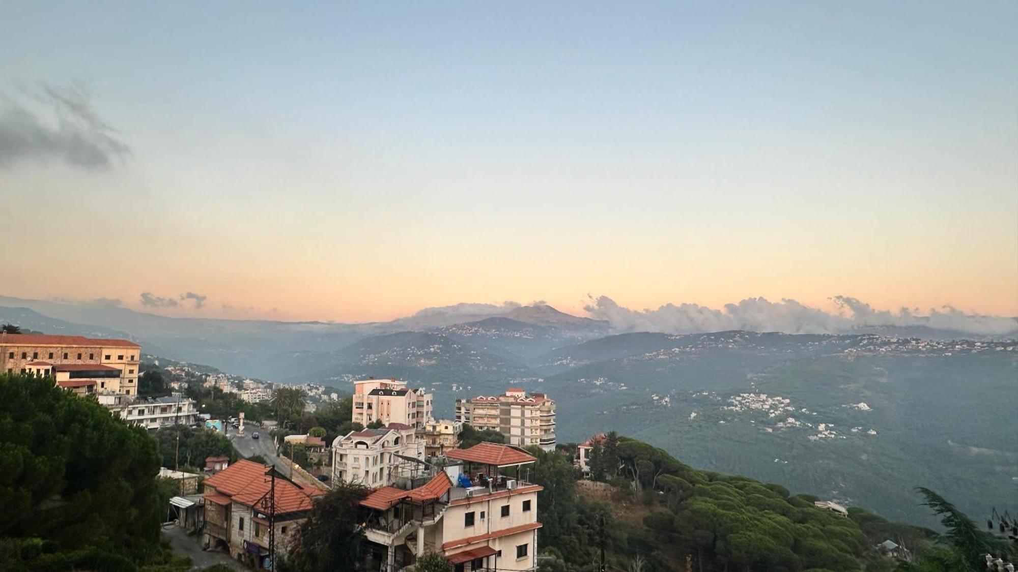 Le Crillon Hotel Brummana Bagian luar foto