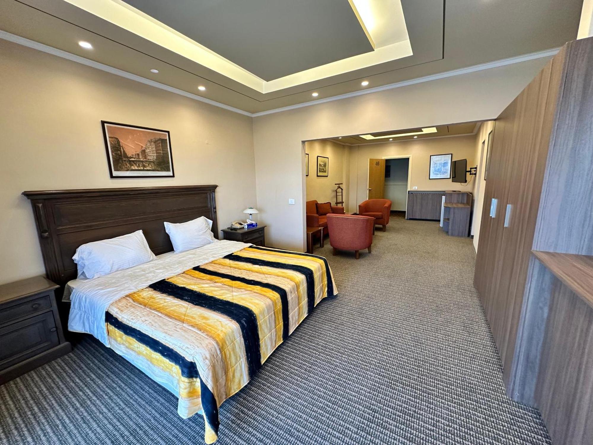 Le Crillon Hotel Brummana Bagian luar foto