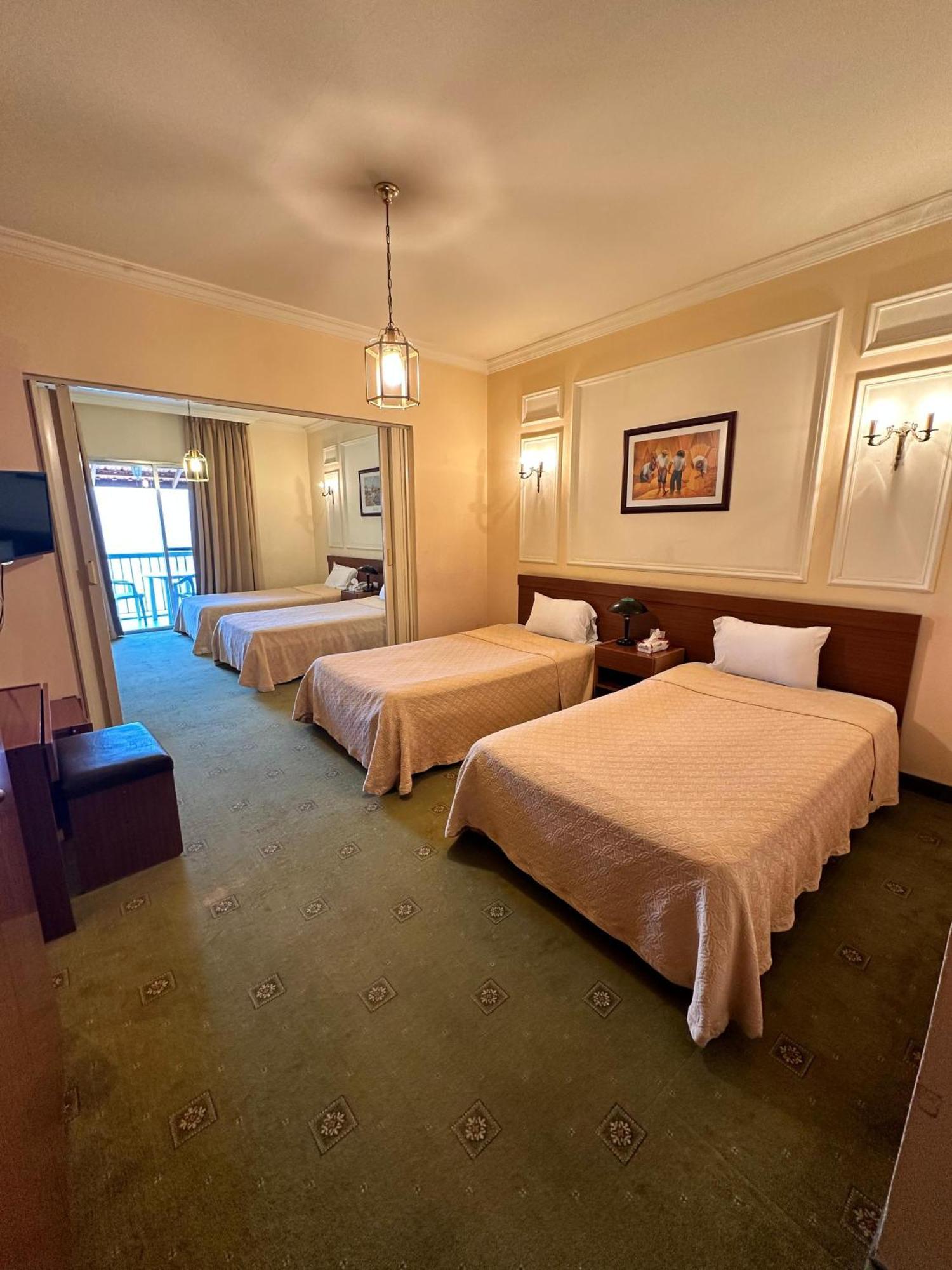 Le Crillon Hotel Brummana Bagian luar foto