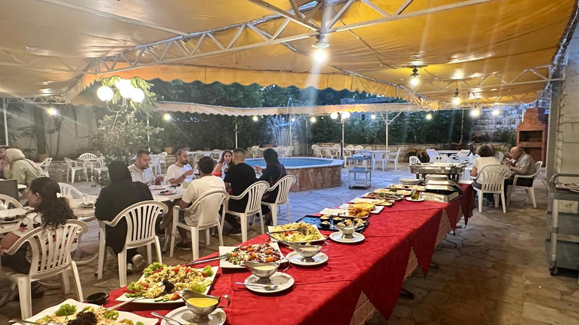 Le Crillon Hotel Brummana Bagian luar foto
