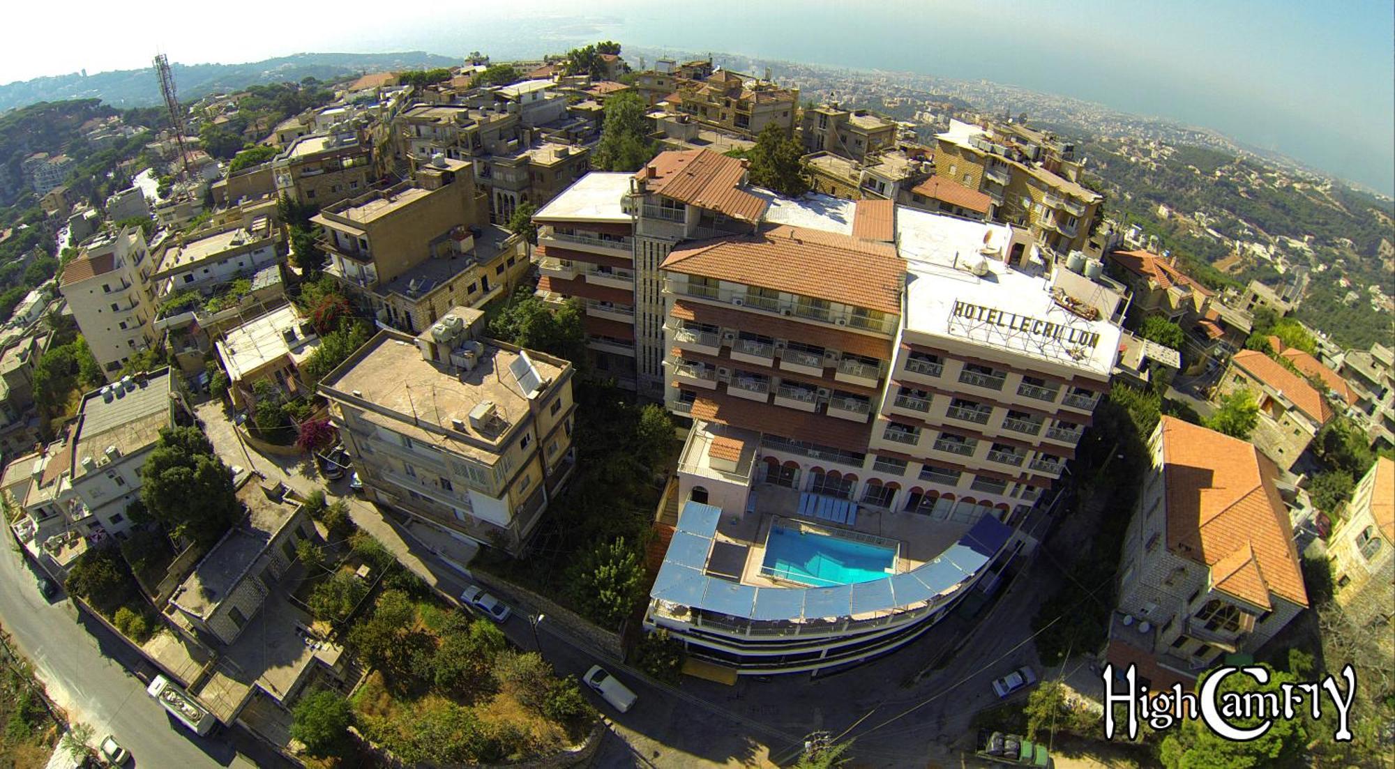 Le Crillon Hotel Brummana Bagian luar foto